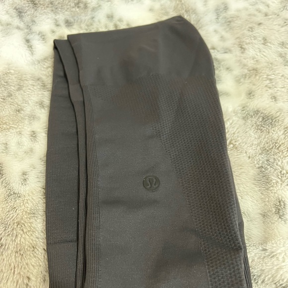 Lululemon Seamless Ribbed Leggings - Picture 5 of 6